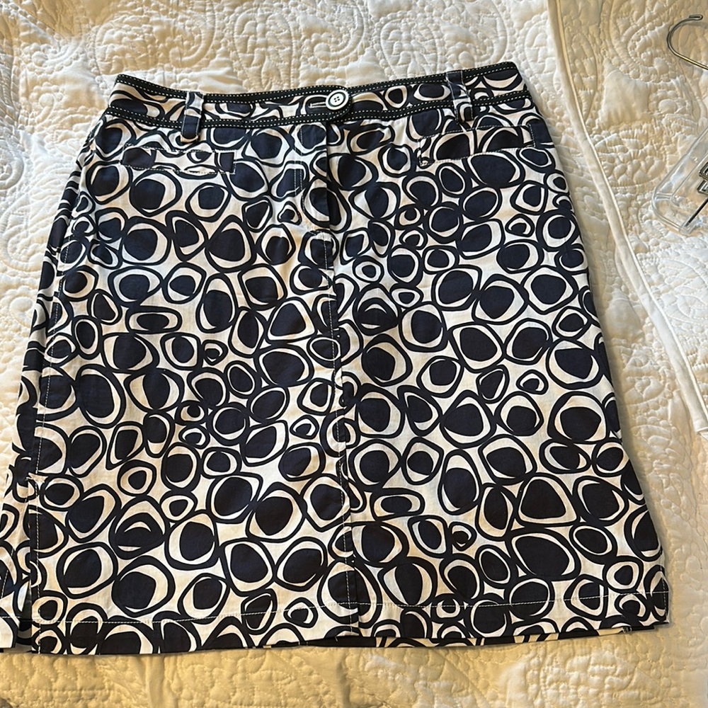 Stylish Navy and White Patterned Skirt
